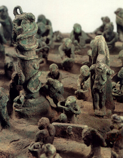 西汉杀人祭柱场面铜贮贝器[图]