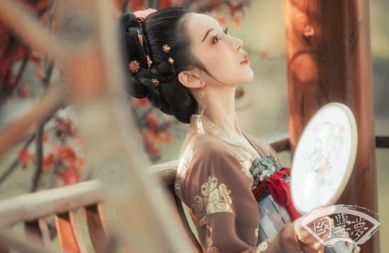 宋太祖问她为何不殉国，才华出众的花蕊夫人便写下千古名词