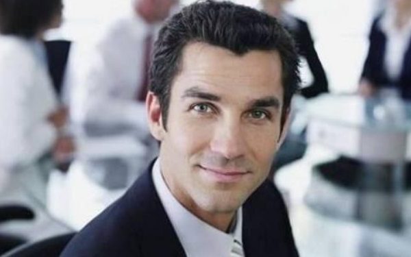 属鼠男和属马女的婚配合不合 性格迥异的一对