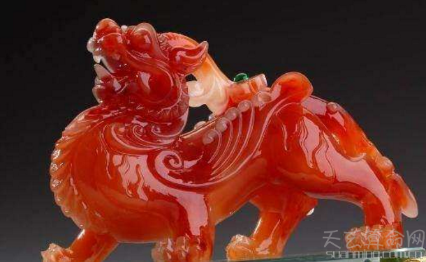 属虎的本命年需要穿戴什么 本命佛饰品红绳穿红内衣都是不错的选择