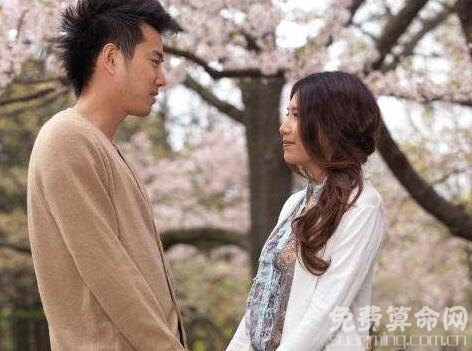 属狗男生变心的征兆，属狗的男生不爱你也会为你做的事