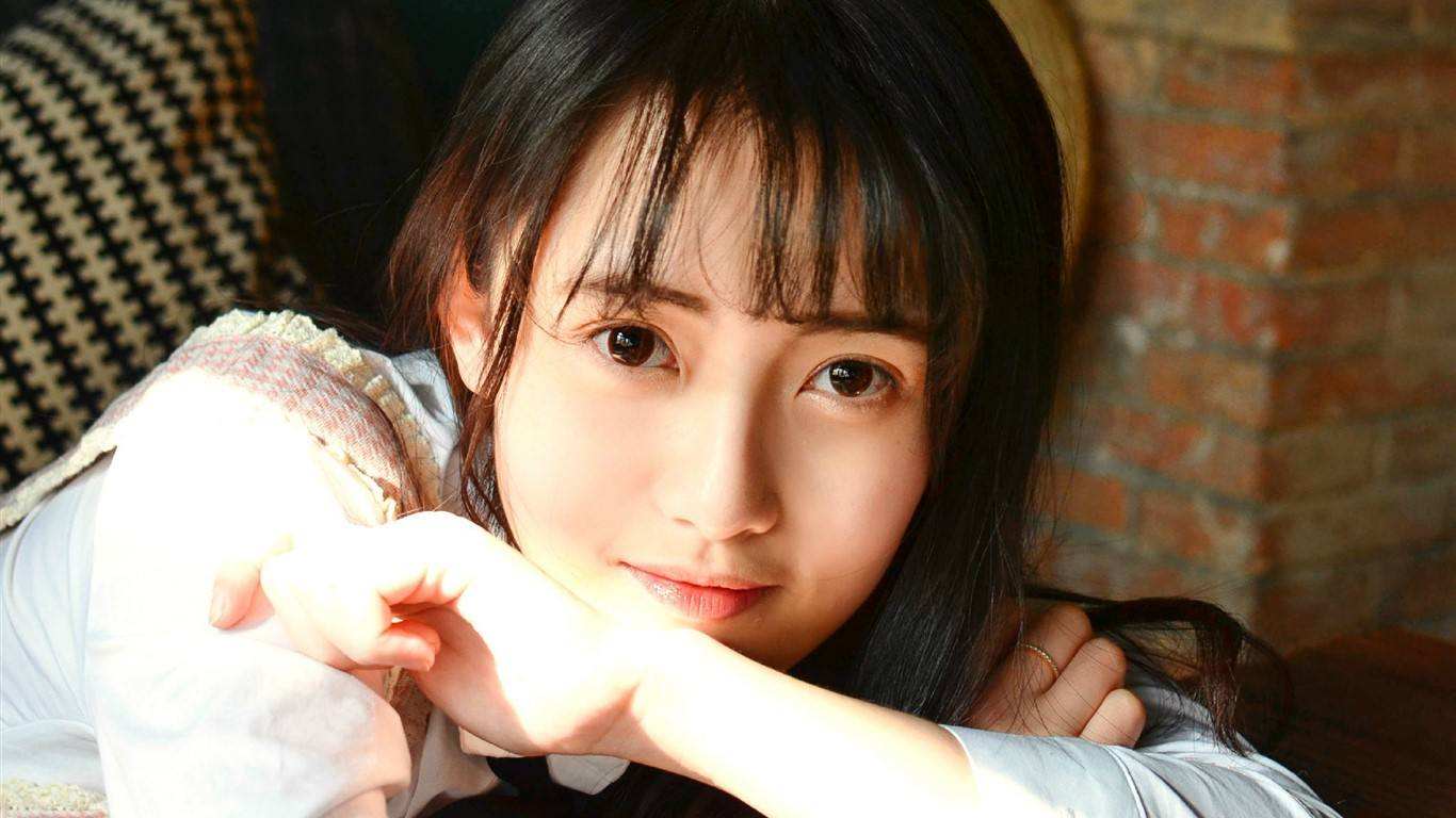 属兔女生喜欢一个人的表现，会一直偷偷看对方