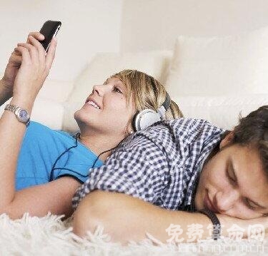 属鸡的男生如何面对恋人出轨，属鸡男会极端激动的撕破脸
