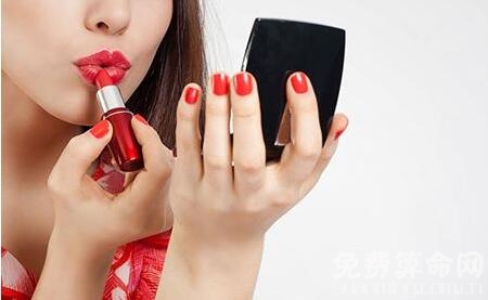 属牛的男生如何面对恋人出轨，直接上前质问，想要个理由