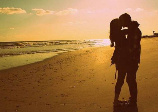 壁上土命和大海水命婚配好吗,土水运势不互补