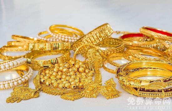 属狗的本命年吉祥物能保平安，还可以用来招财进宝